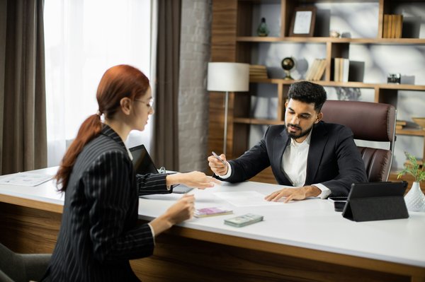 Portage salarial : guide des coûts à anticiper pour réussir