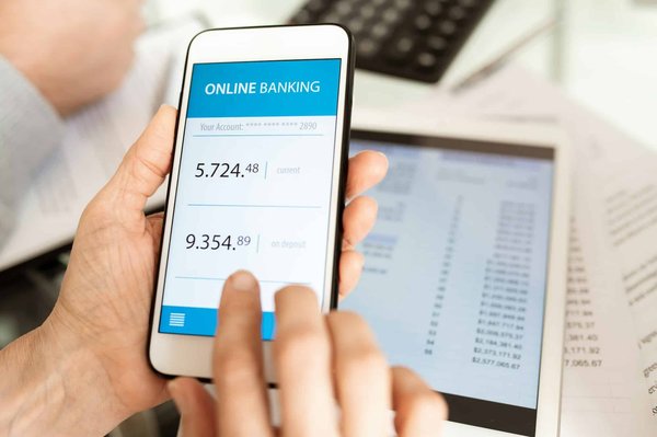 Ouvrir un compte bancaire en ligne facilement et rapidement